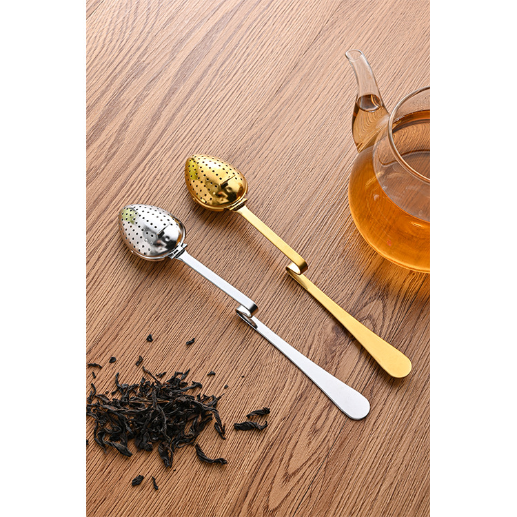 Spoon-shaped 304 stainless steel tea infuser with extra-long handle and one-handed squeeze mechanism