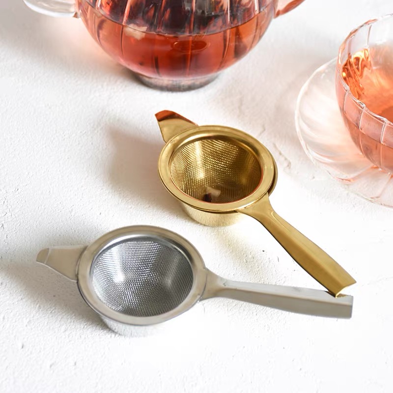 Gold and silver stainless steel mesh tea strainers for wholesale Gold and silver stainless steel mesh tea strainers for wholesale