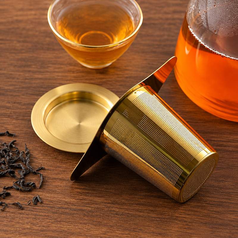 304 Stainless Steel Loose Leaf Tea Strainer with Lid and Gold PVD Finish 304 Stainless Steel Loose Leaf Tea Strainer with Lid and Gold PVD Finish